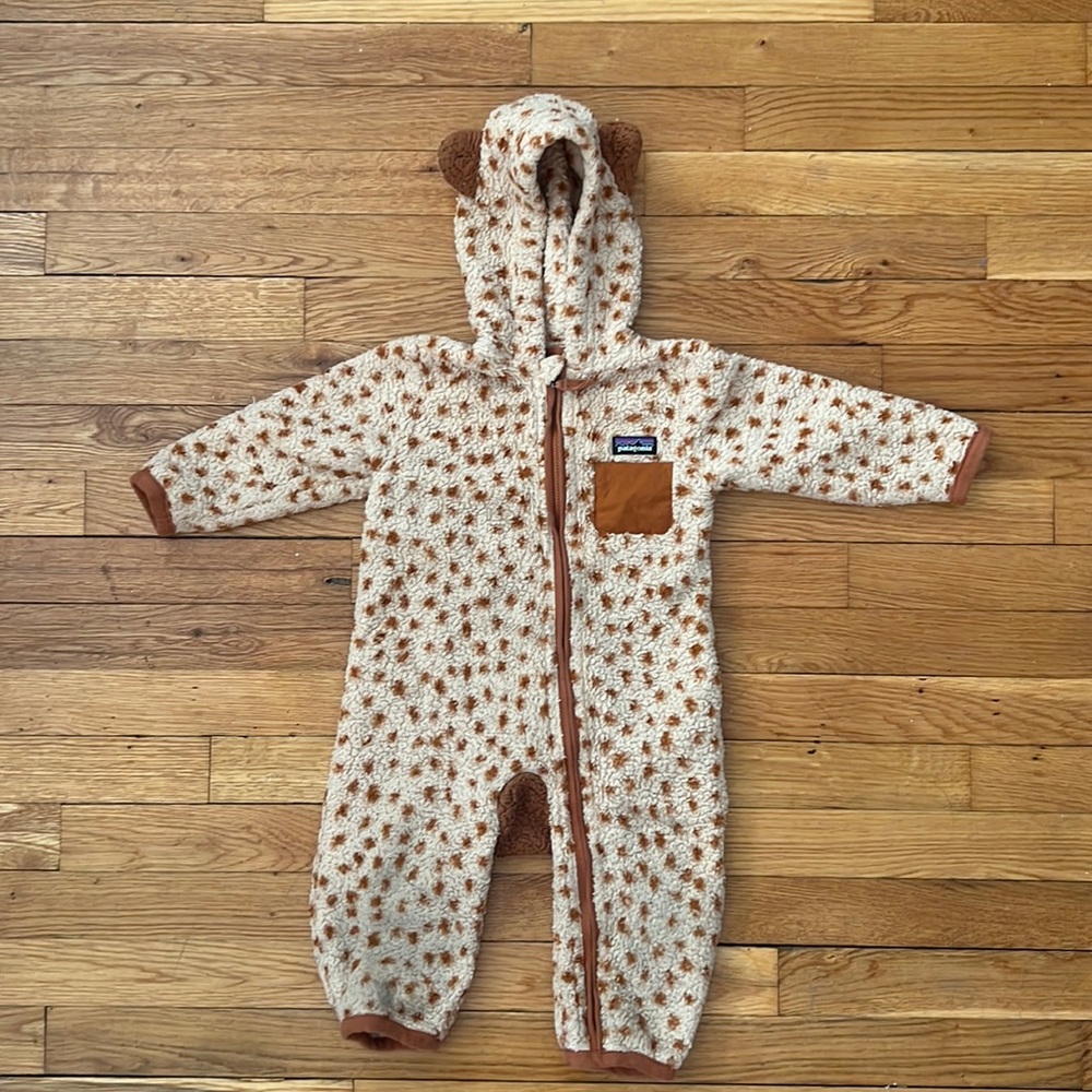 Patagonia Baby Furry Friends Fleece Bunting onesie